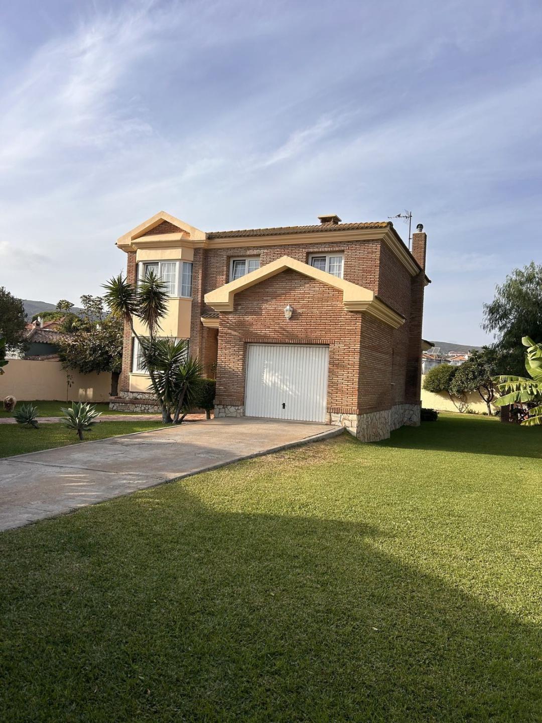Villa Detached in La L&iacute;nea