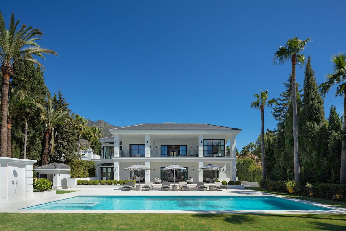 Villa Detached in Sierra Blanca