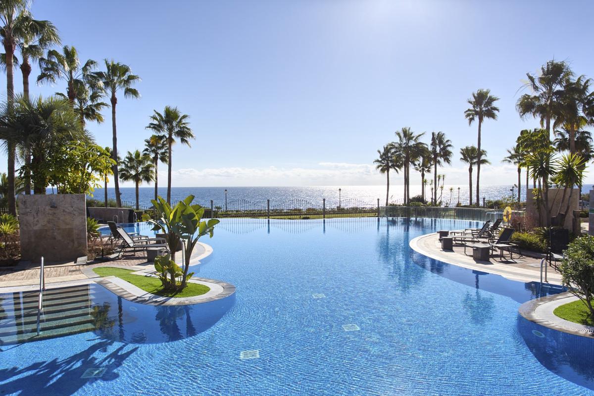 Apartment Middle Floor in Estepona