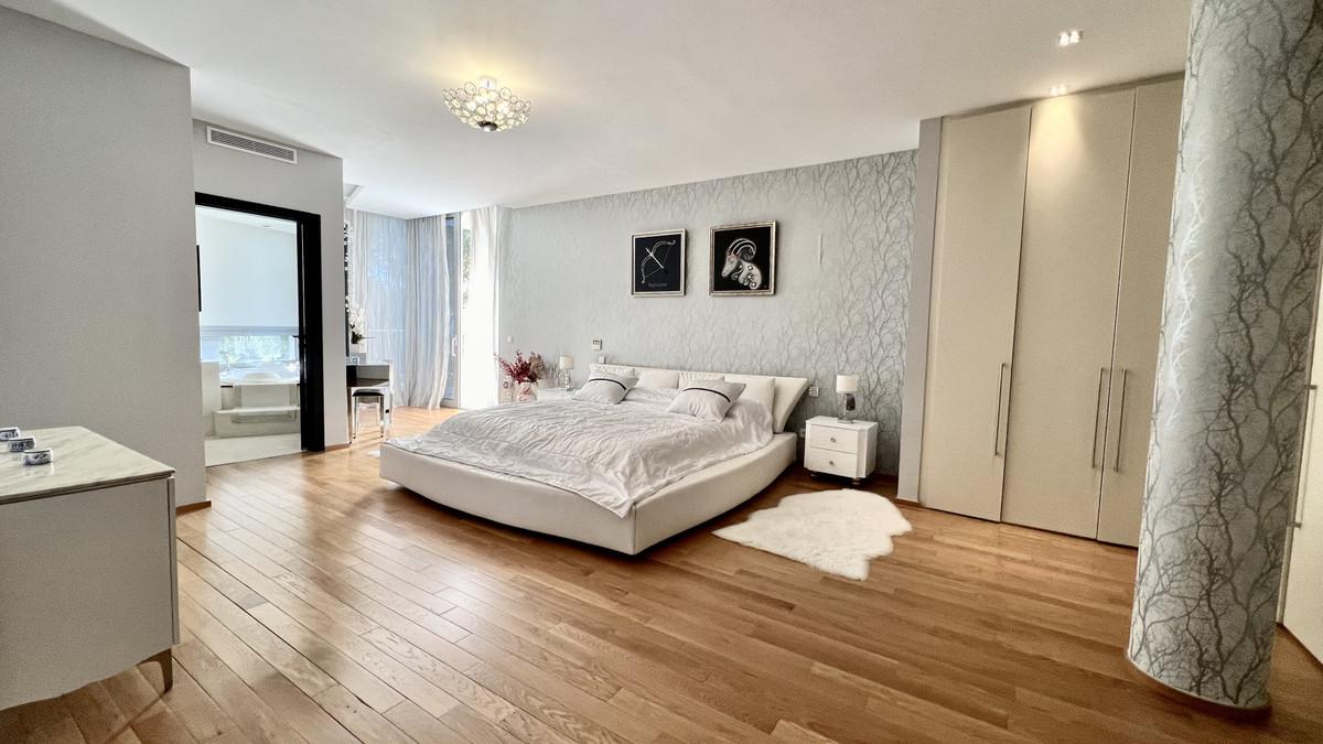 Villa Semi Detached in The Golden Mile