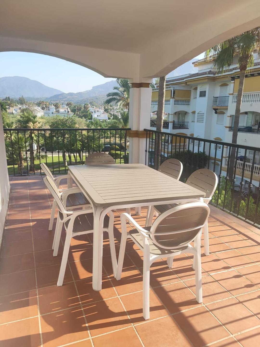 Apartment Middle Floor in Nueva Andalucía