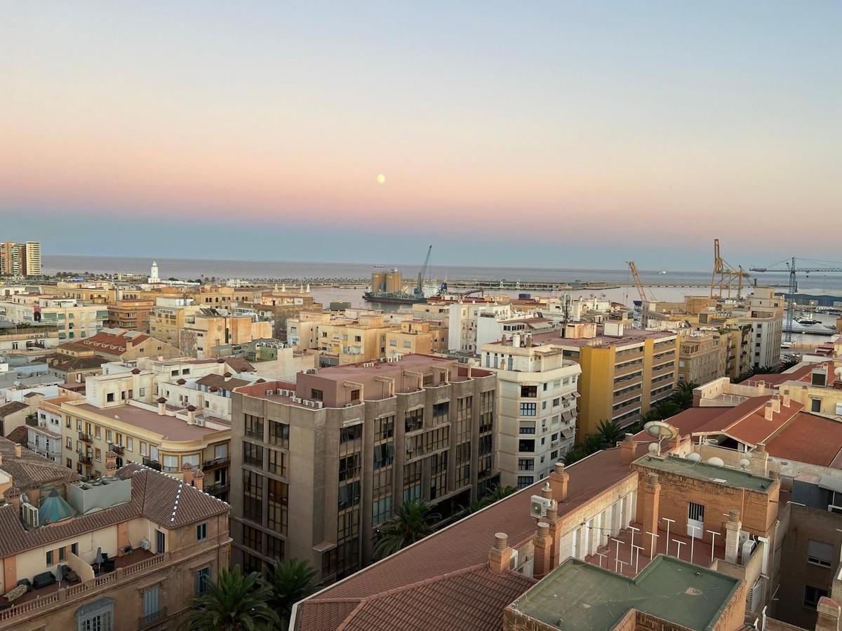 Apartment Middle Floor in M&aacute;laga Centro