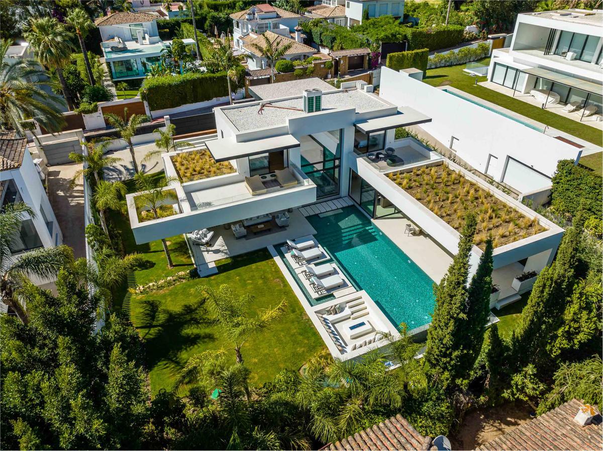 Villa Detached in Nueva Andaluc&iacute;a