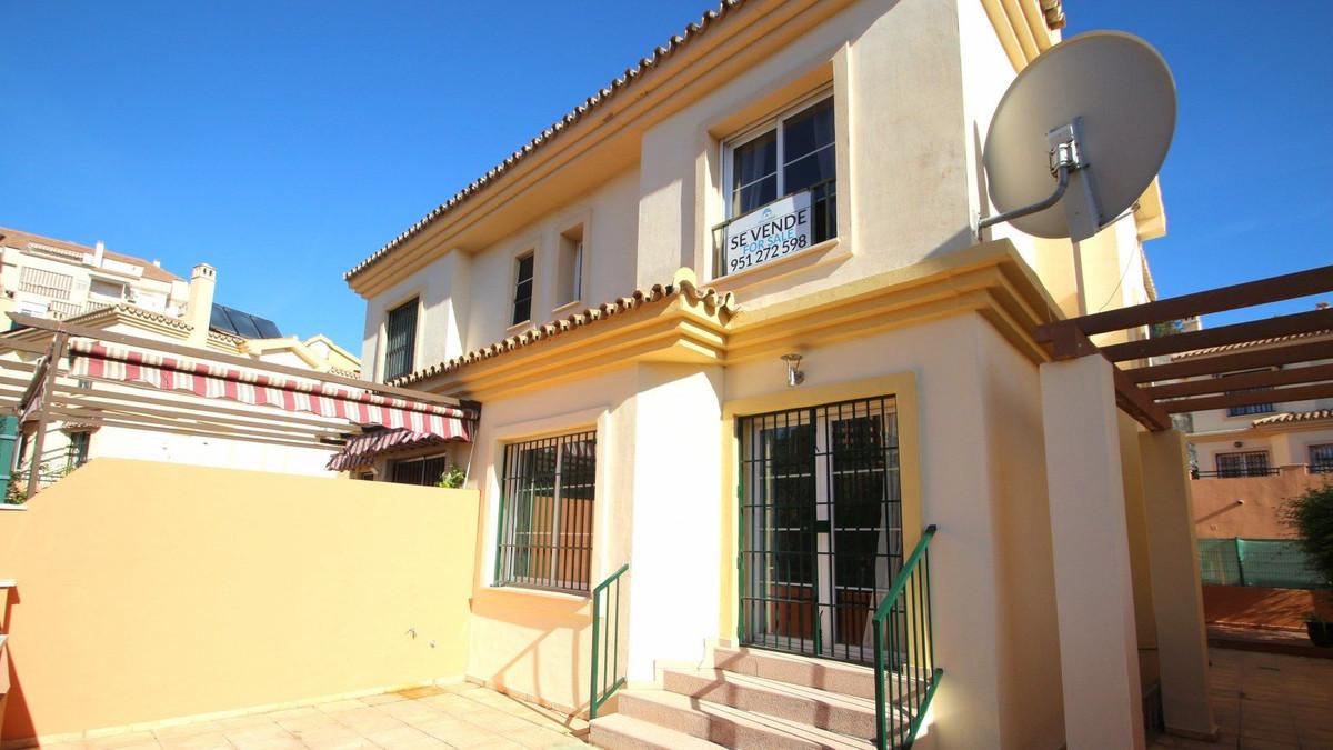 Villa Semi Detached in Los Pacos