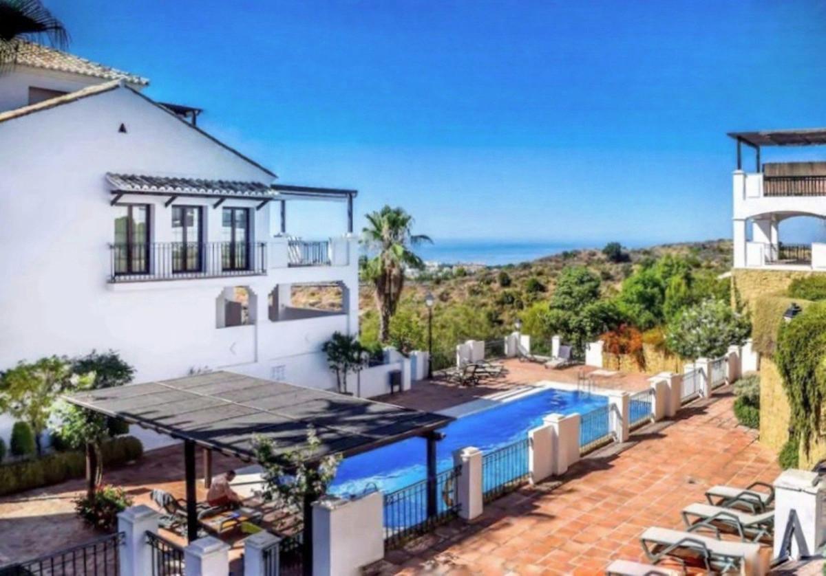 Apartment Penthouse Duplex in Altos de los Monteros