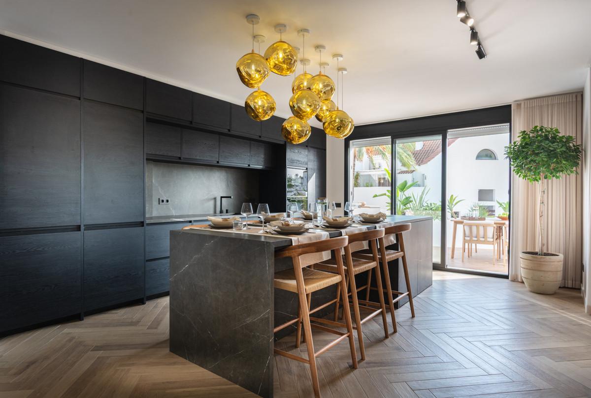 Apartment Middle Floor in Nueva Andalucía