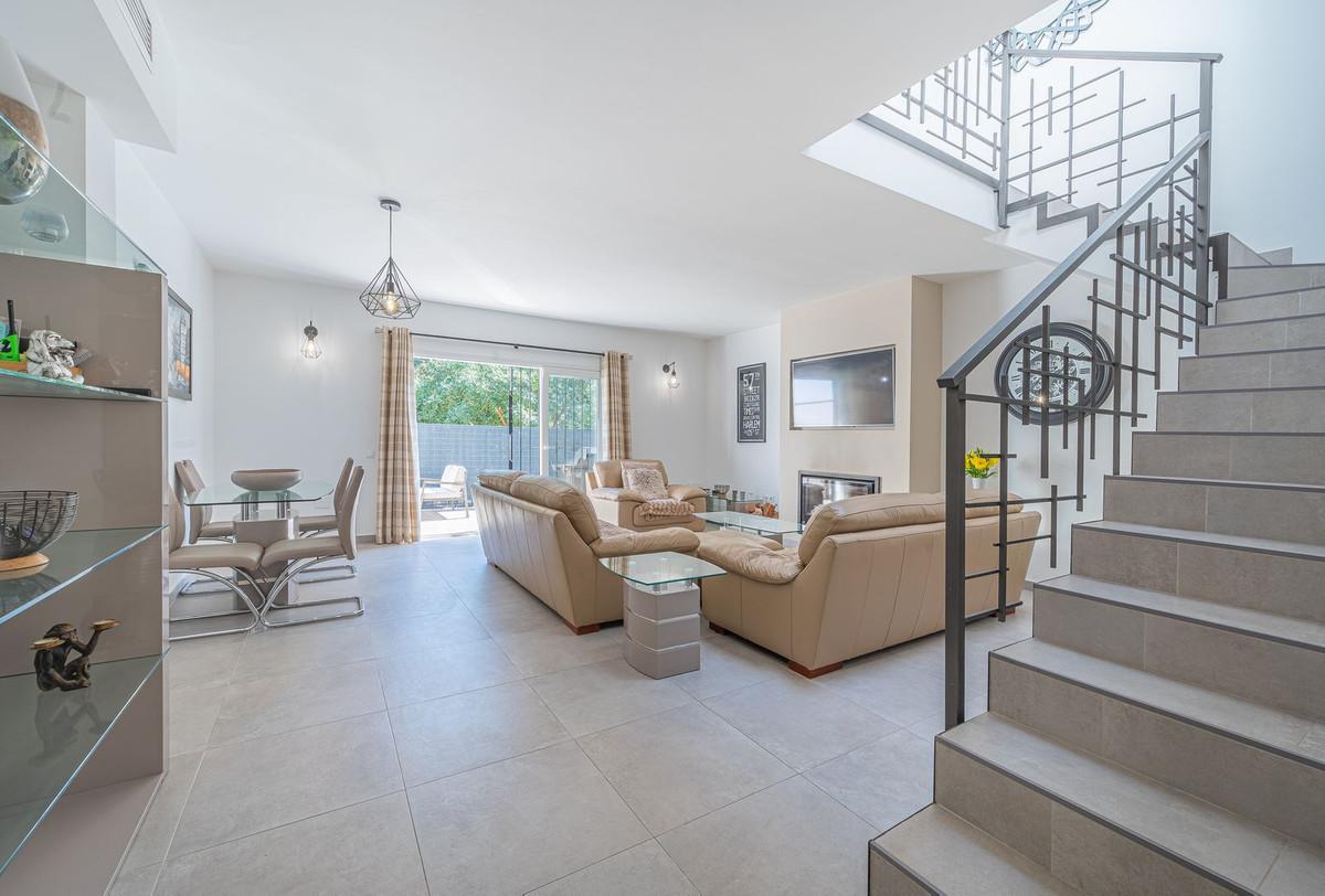 Townhouse Terraced in Los Boliches