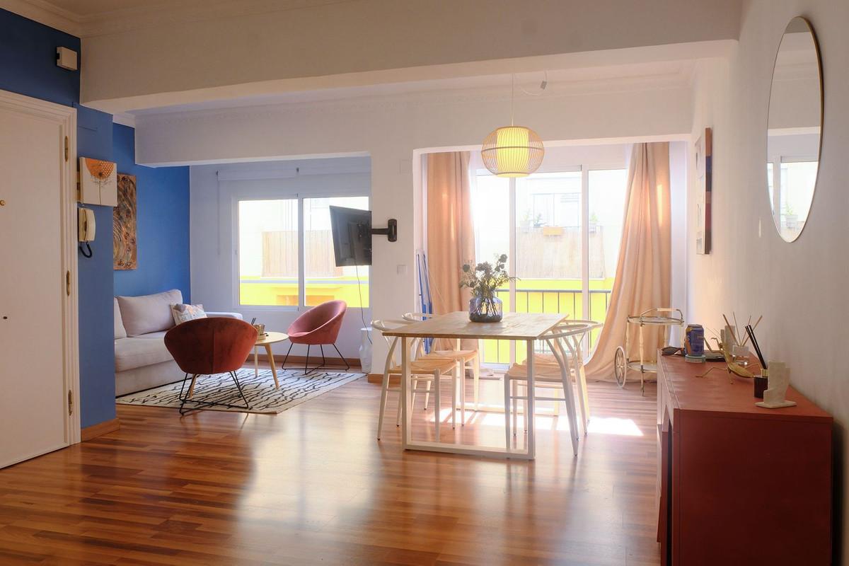 Apartment Middle Floor in M&aacute;laga Centro