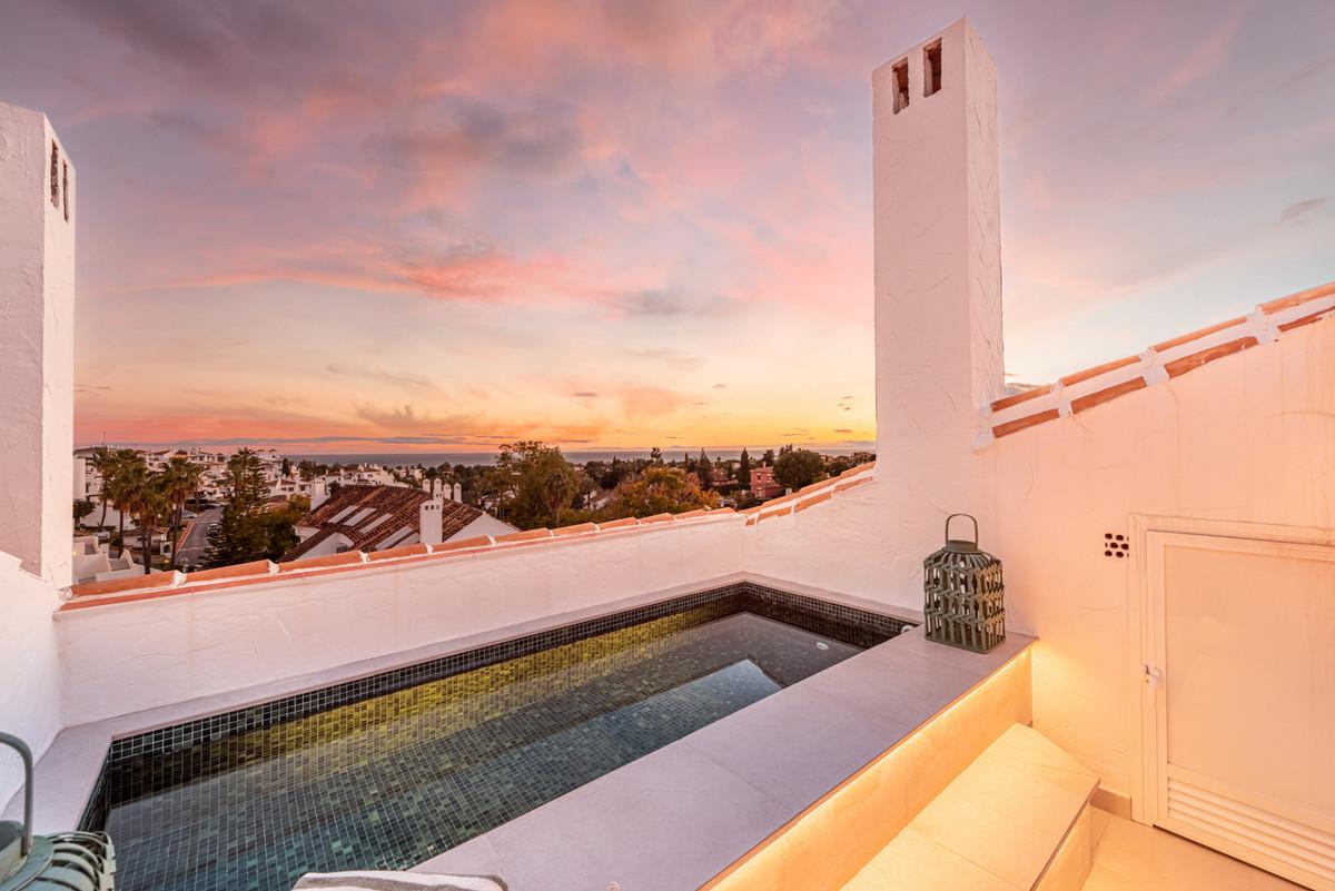 Apartment Penthouse Duplex in Nueva Andalucía