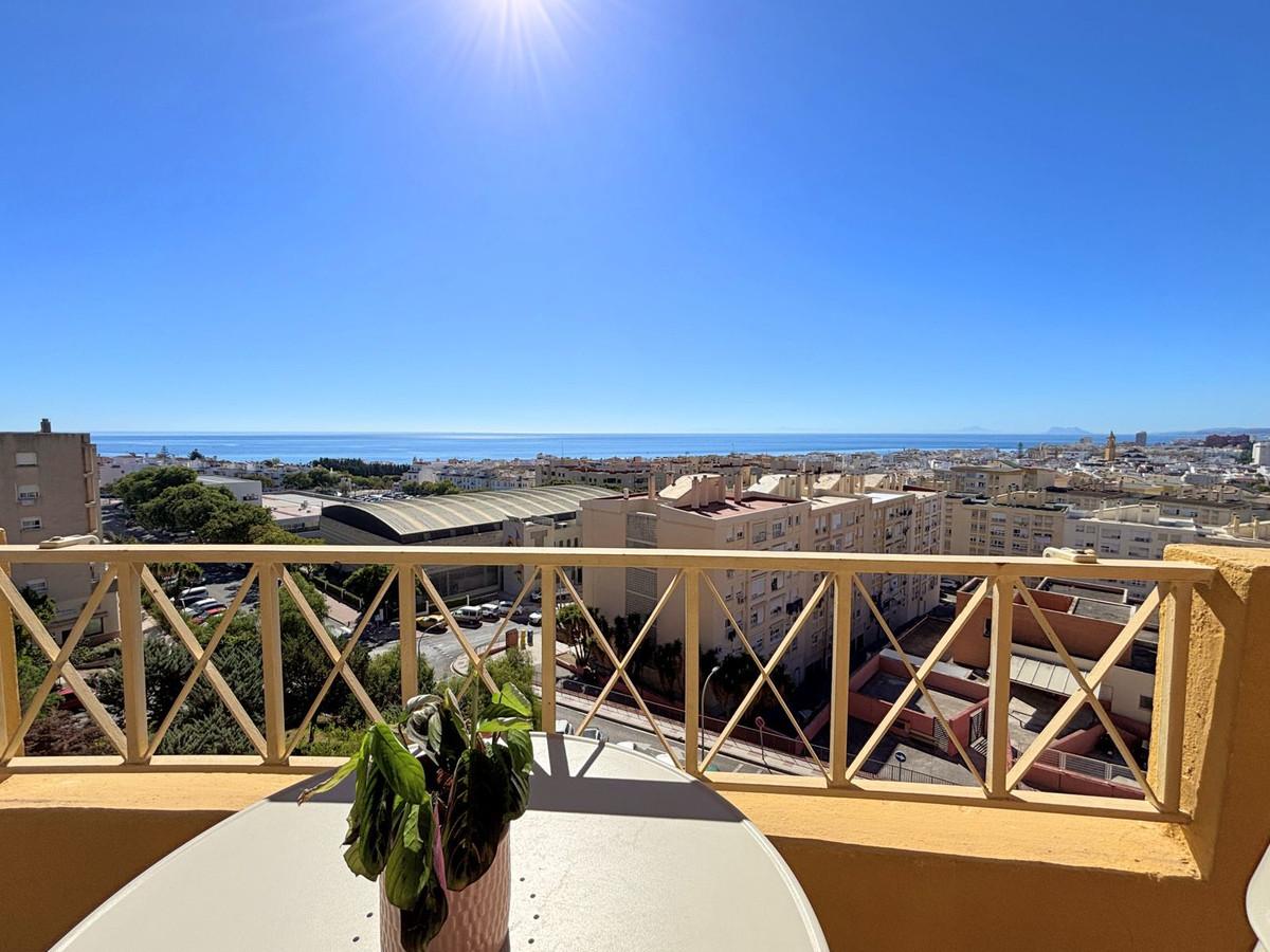 Apartment Middle Floor in Estepona