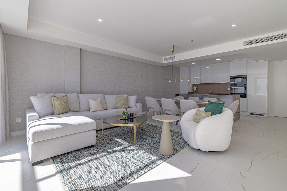 Apartment Middle Floor in Casares Playa