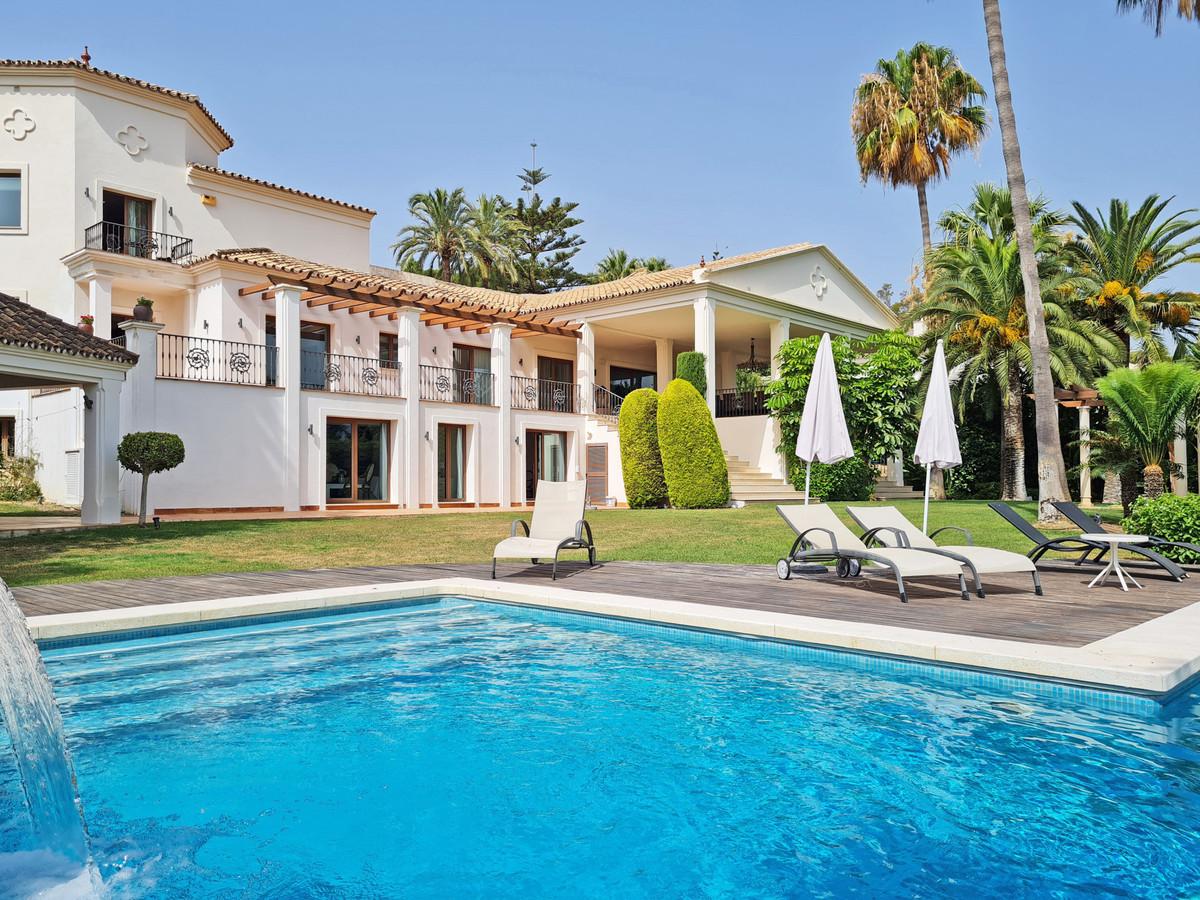 Villa Detached in Nueva Andalucía