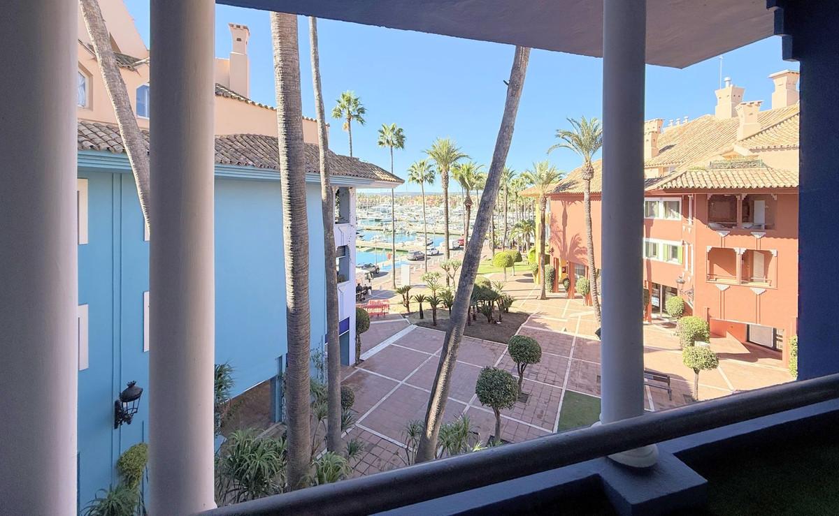 Apartment Middle Floor in San Roque