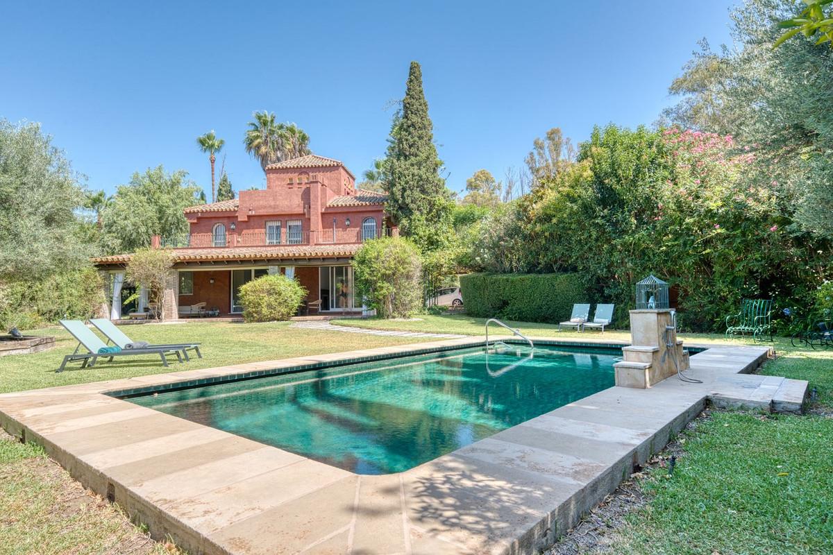Villa Detached in Nueva Andalucía