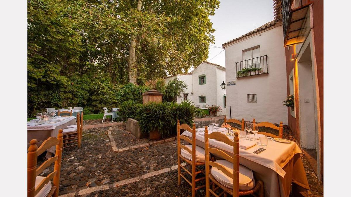 Commercial Restaurant in The Golden Mile