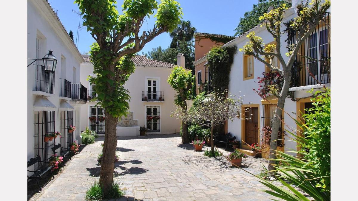 Commercial Restaurant in The Golden Mile