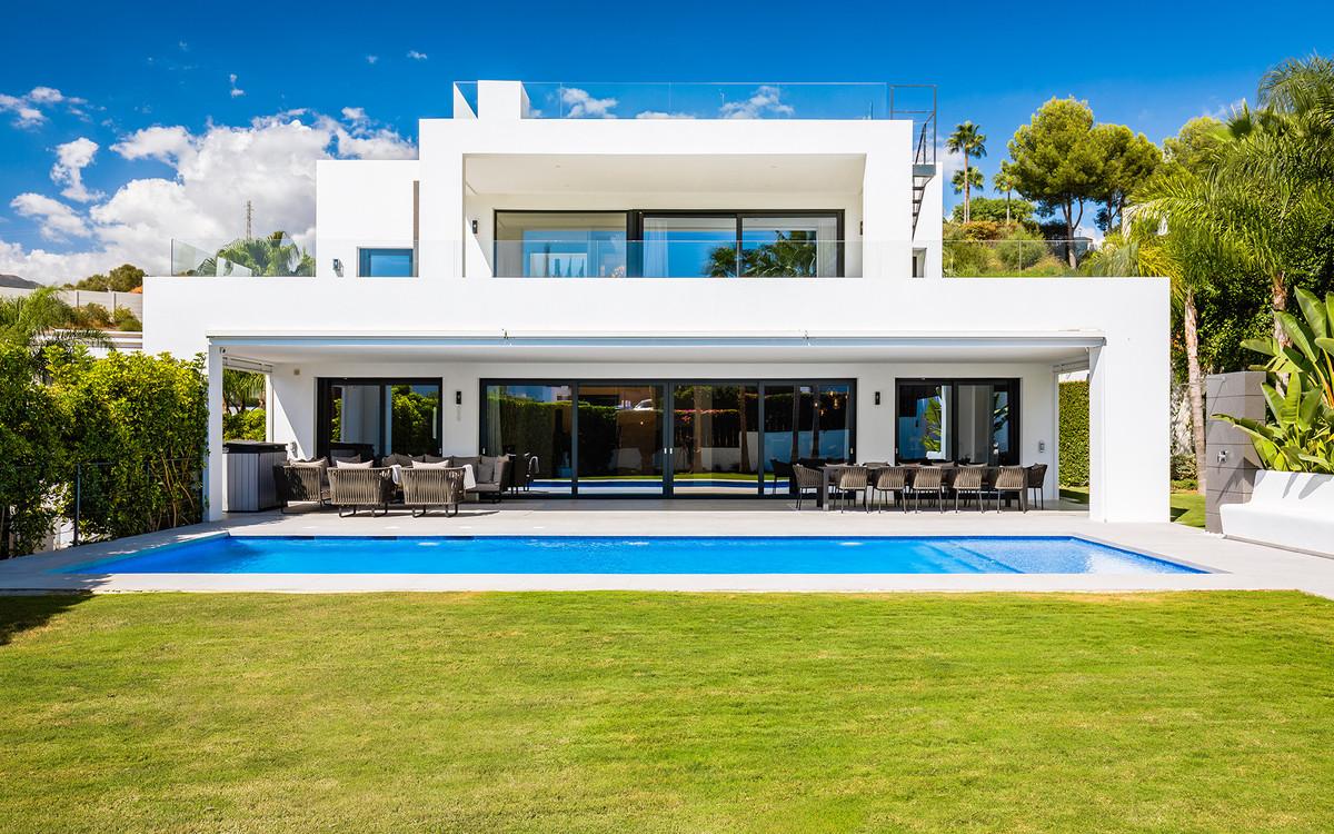 Villa Detached in Nueva Andaluc&iacute;a
