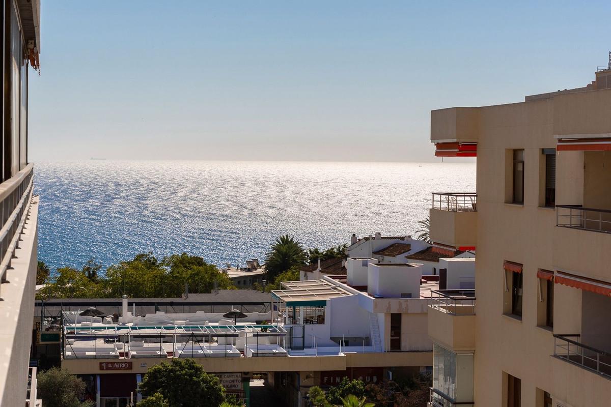 Apartment Middle Floor in Torremolinos Centro