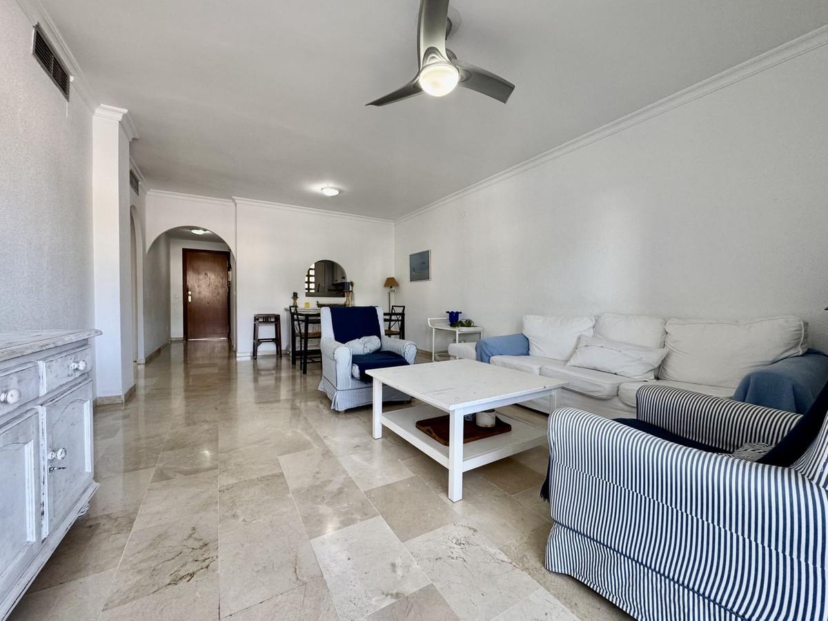 Apartment Middle Floor in El Paraiso