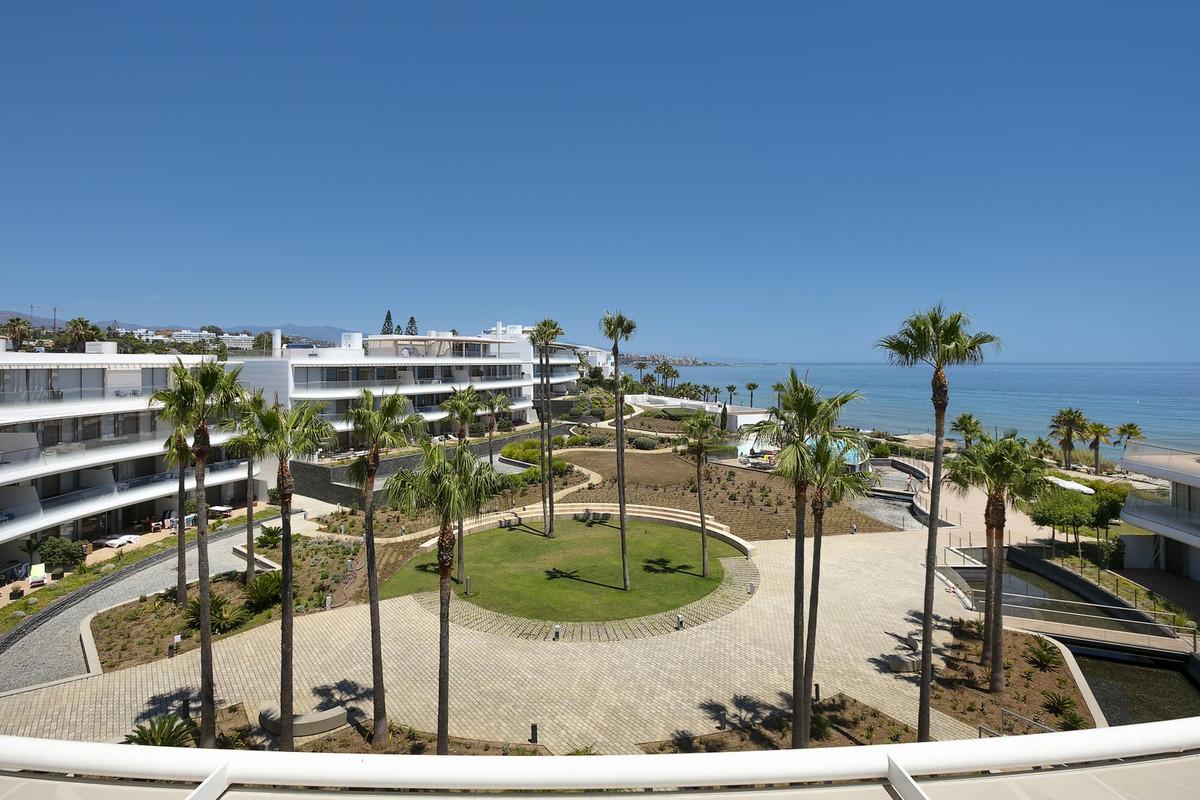 Apartment Middle Floor in Estepona