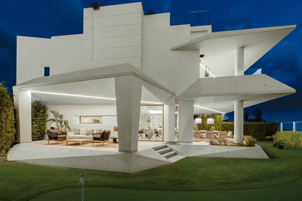 Villa Semi Detached in Nueva Andaluc&iacute;a