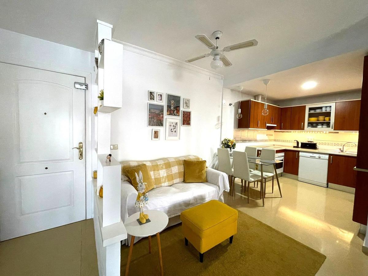 Apartment Middle Floor in San Luis de Sabinillas