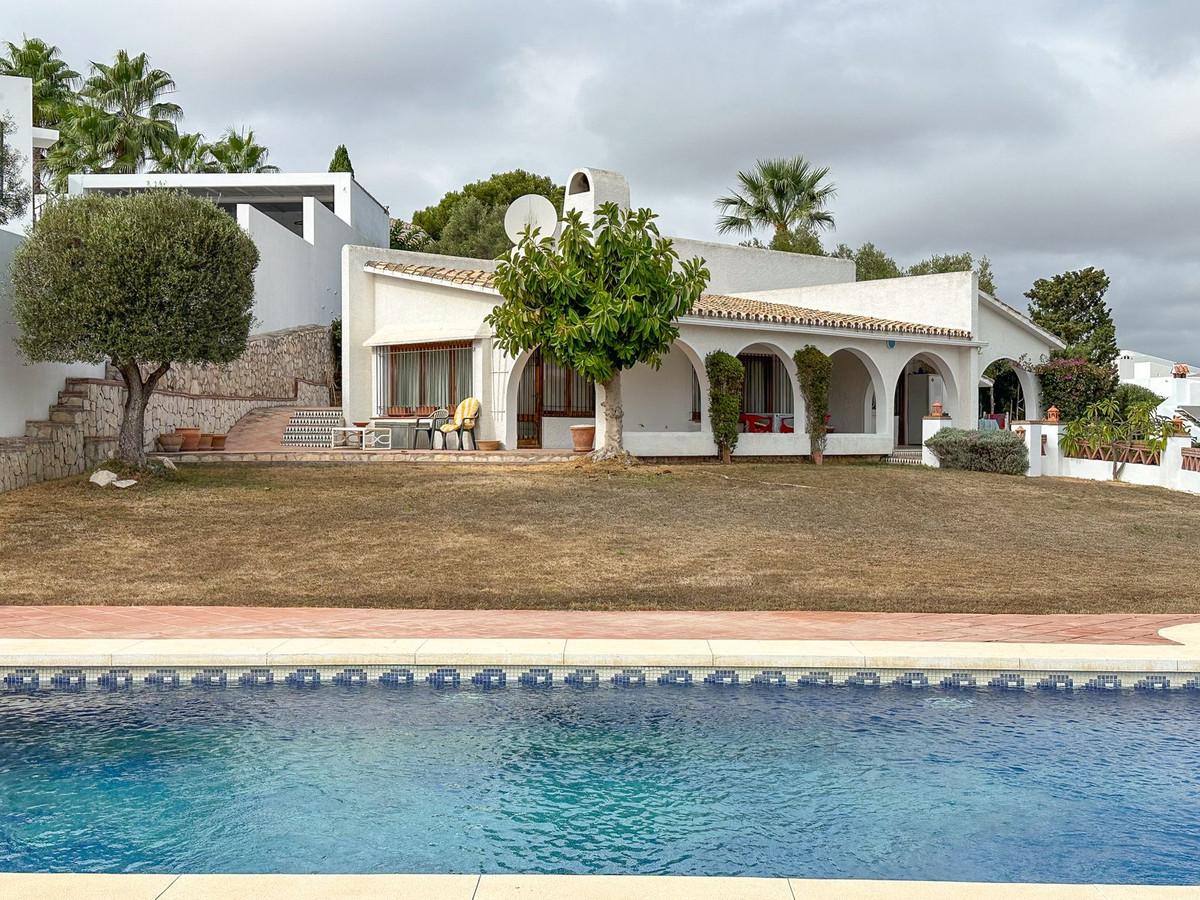 Villa Detached in Cerros del Aguila