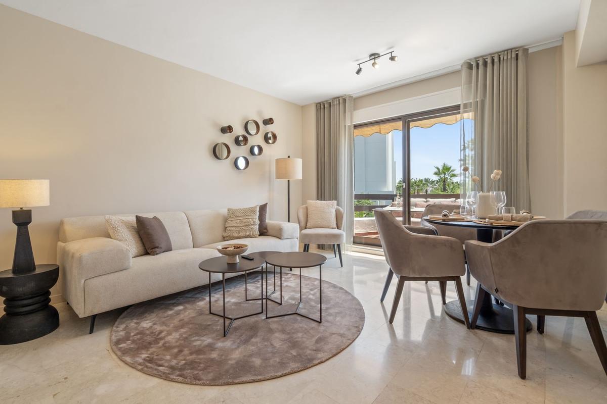 Apartment Middle Floor in Estepona