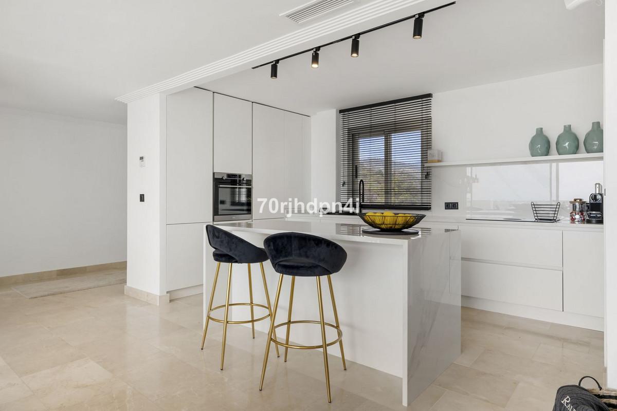 Apartment Penthouse in Estepona