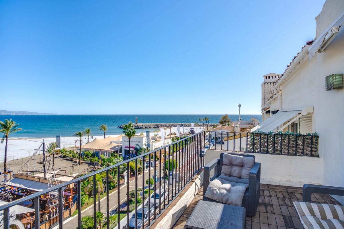 Apartment Penthouse in Puerto Ban&uacute;s