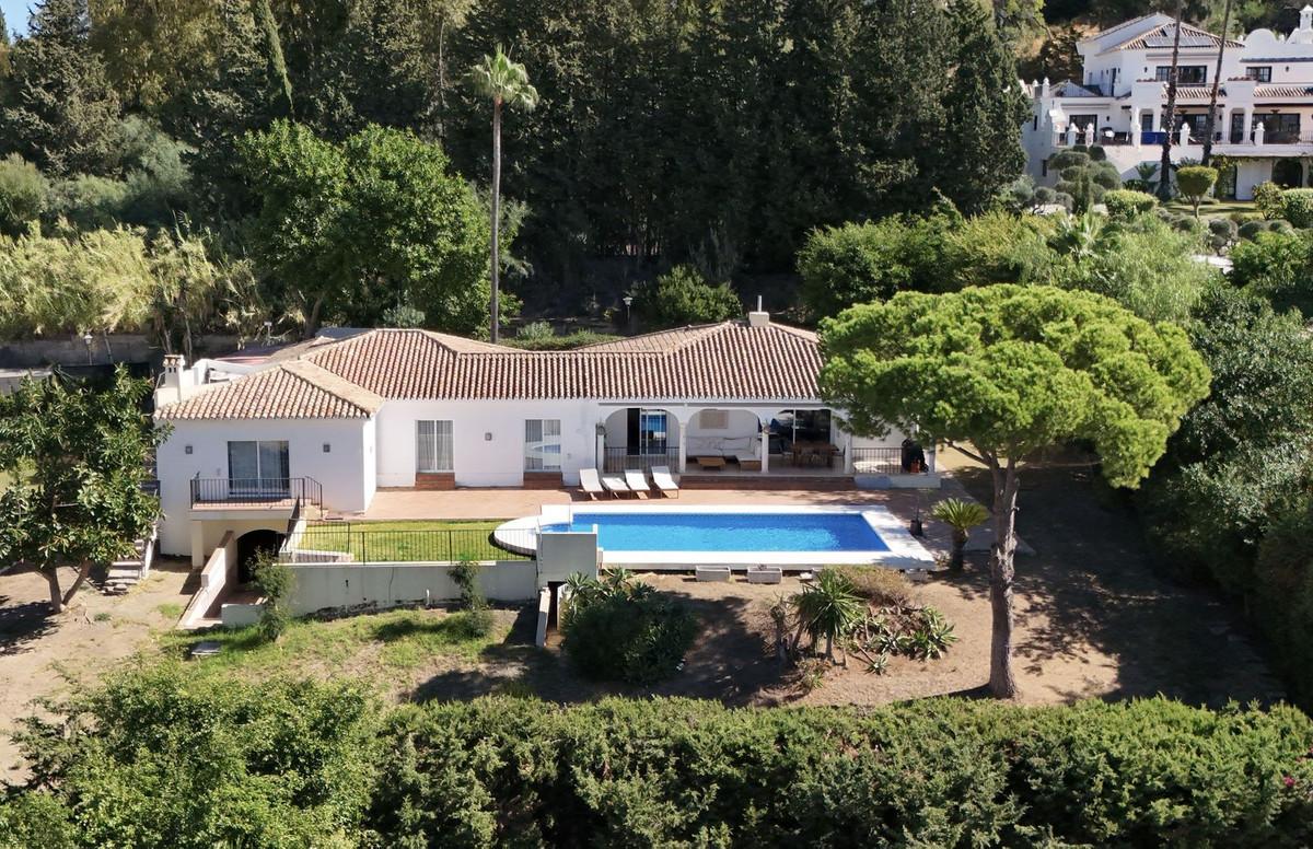 Villa Detached in El Paraiso