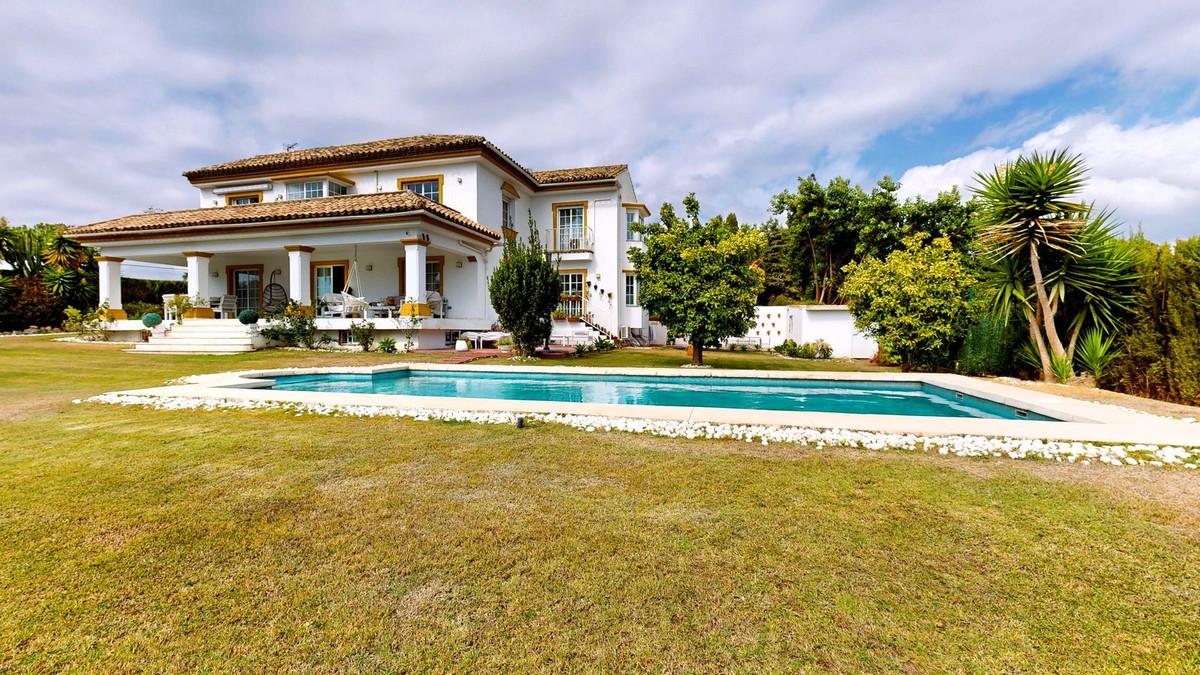 Villa Detached in Guadalmina Alta