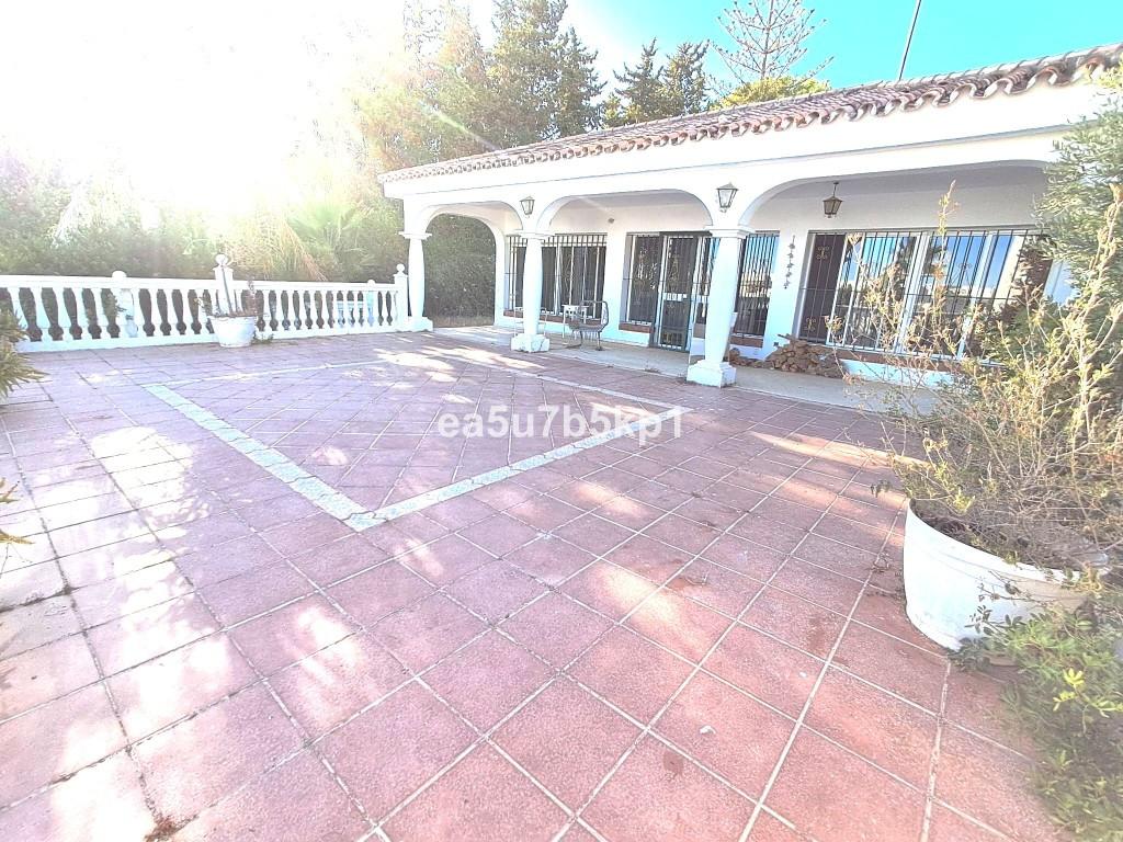 Villa Detached in Estepona