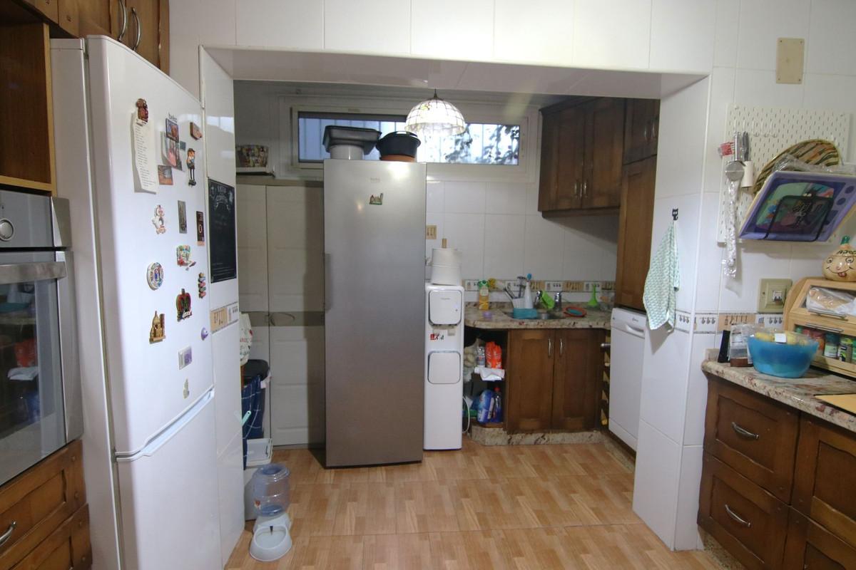 Villa Semi Detached in Coín