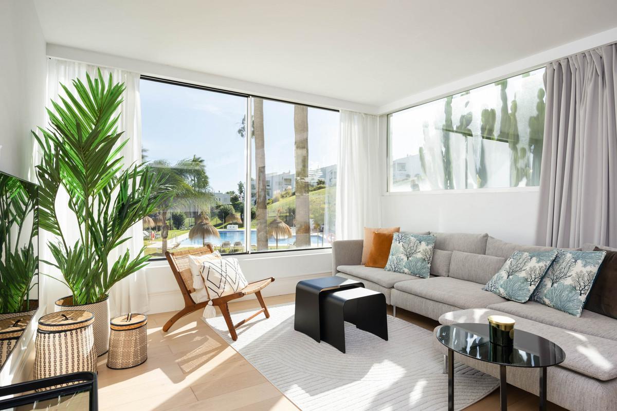 Apartment Middle Floor in Nueva Andaluc&iacute;a