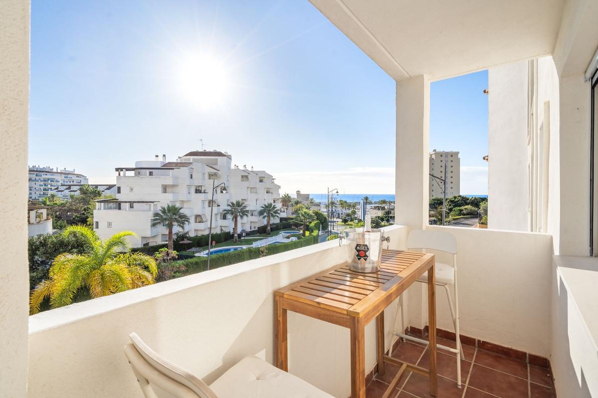 Apartment Middle Floor in Estepona