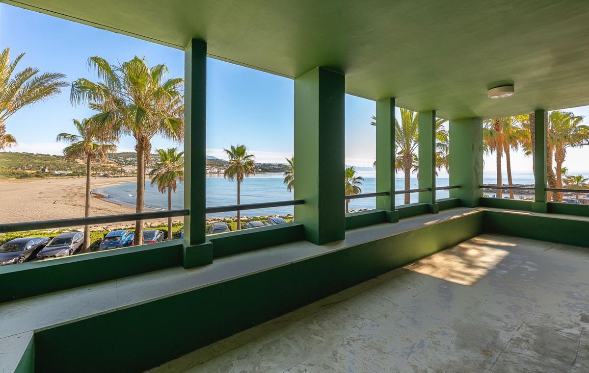 Apartment Middle Floor in Sotogrande Puerto