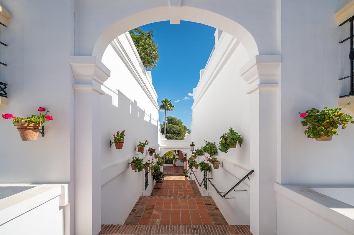 Townhouse Terraced in Nueva Andaluc&iacute;a