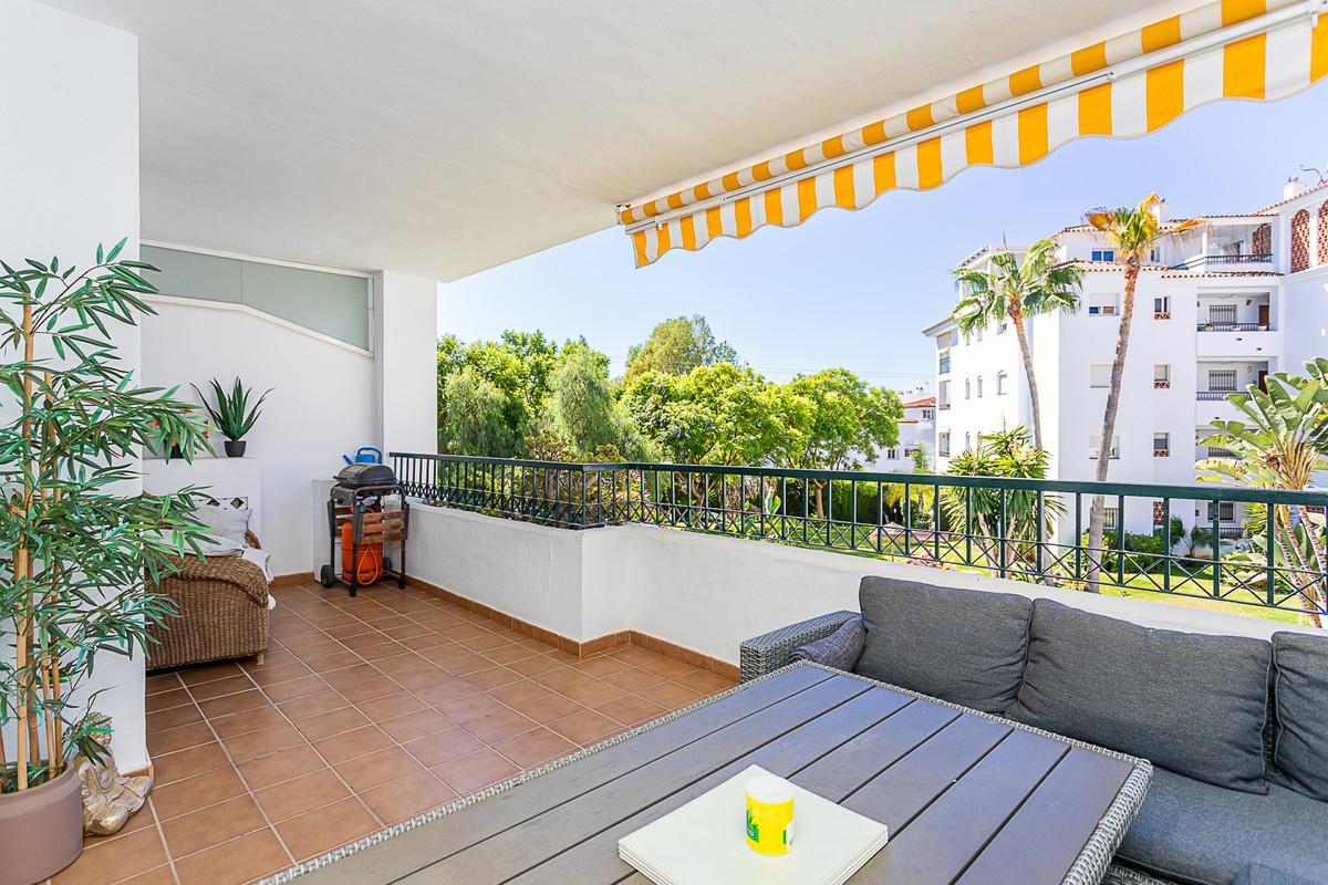 Apartment Middle Floor in Calahonda