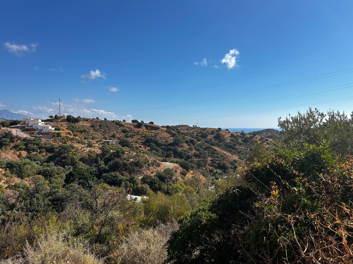 Plot Residential in Estepona