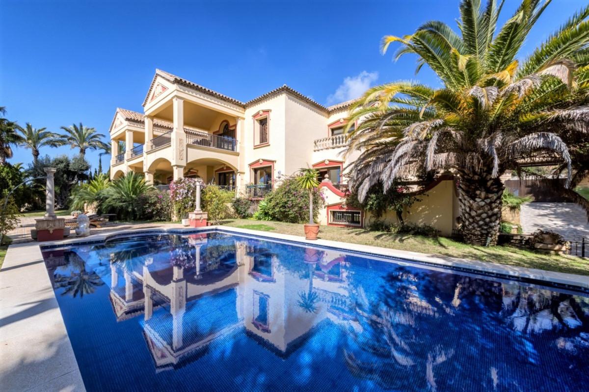 Villa Detached in Sierra Blanca