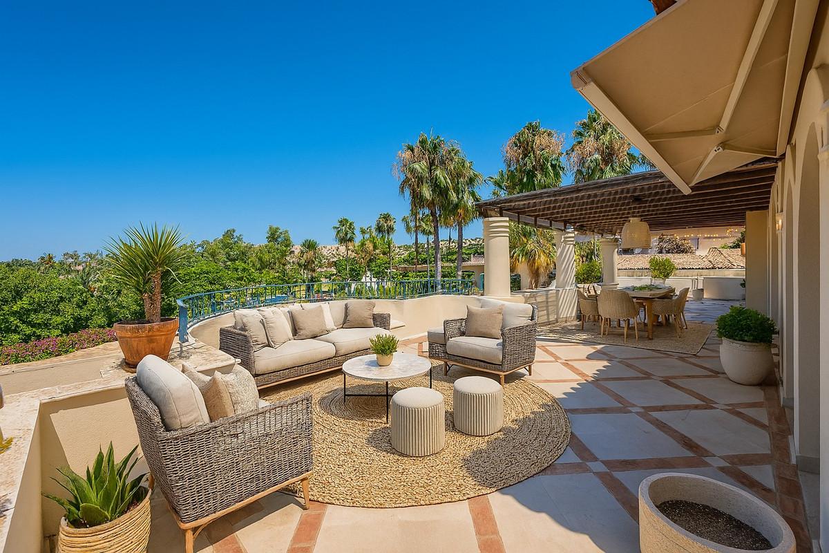 Apartment Penthouse Duplex in Nueva Andalucía