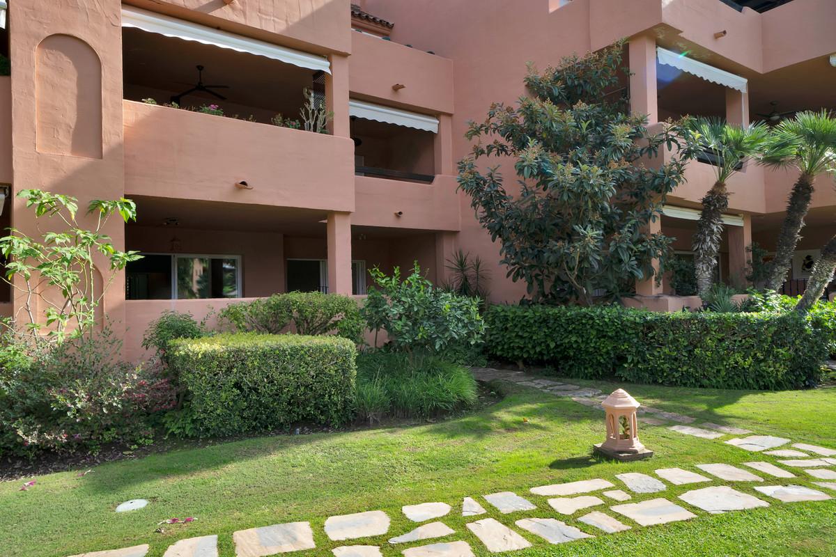 Apartment Ground Floor in Guadalmina Baja