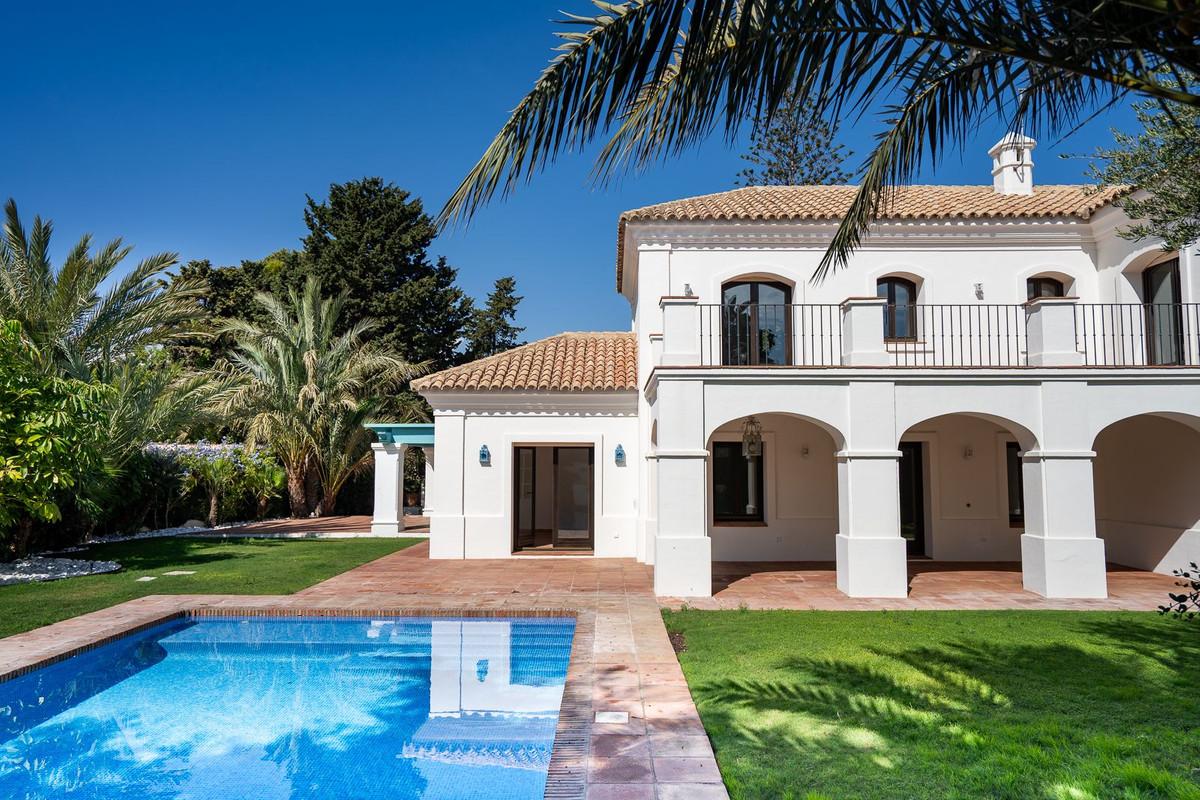 Villa Detached in Guadalmina Baja