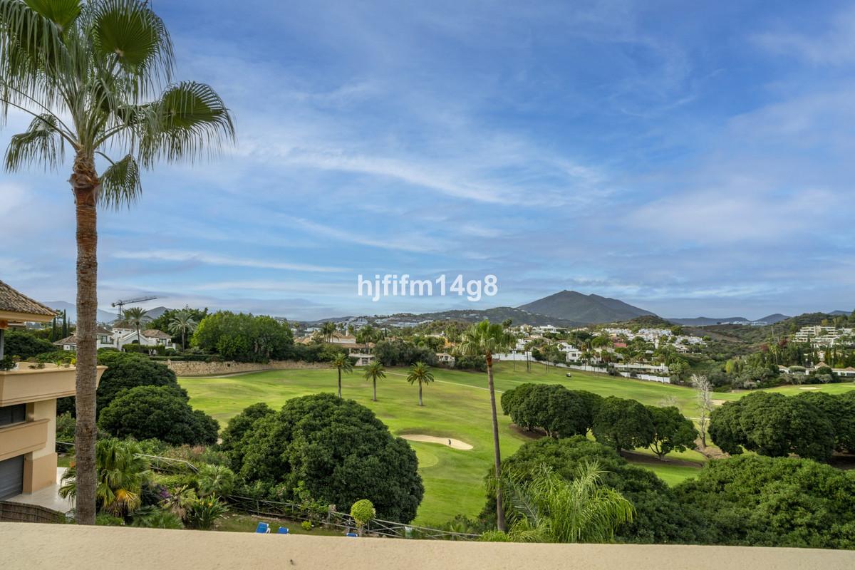 Apartment Penthouse Duplex in Nueva Andalucía