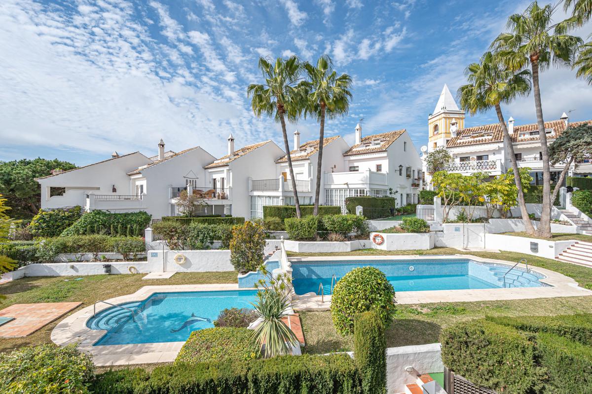 Townhouse Terraced in The Golden Mile