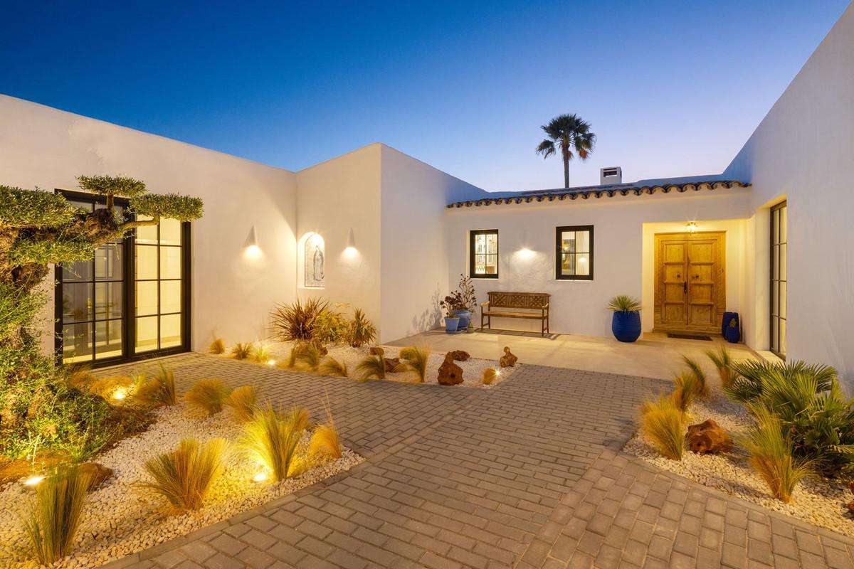 Villa Detached in Guadalmina Alta