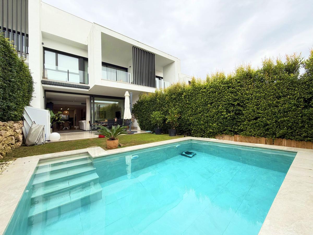 Townhouse Terraced in San Roque