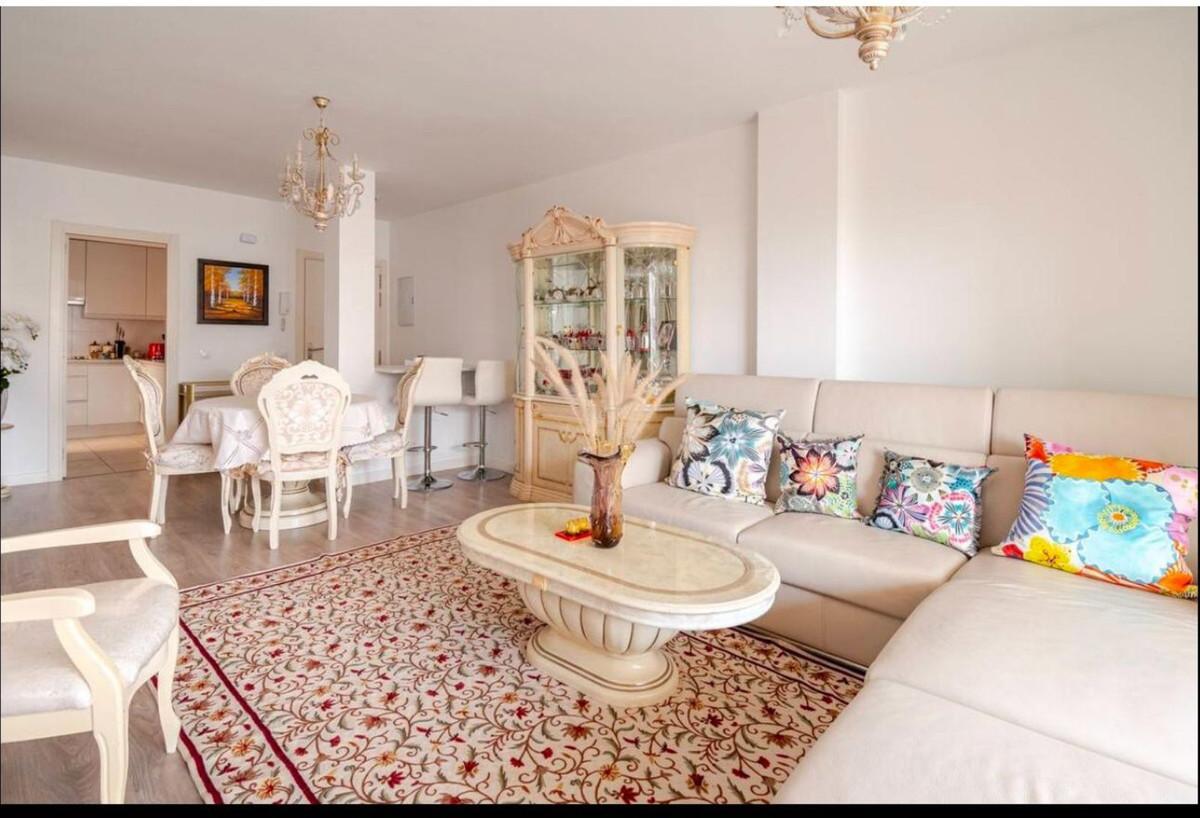 Apartment Middle Floor in Nueva Andaluc&iacute;a