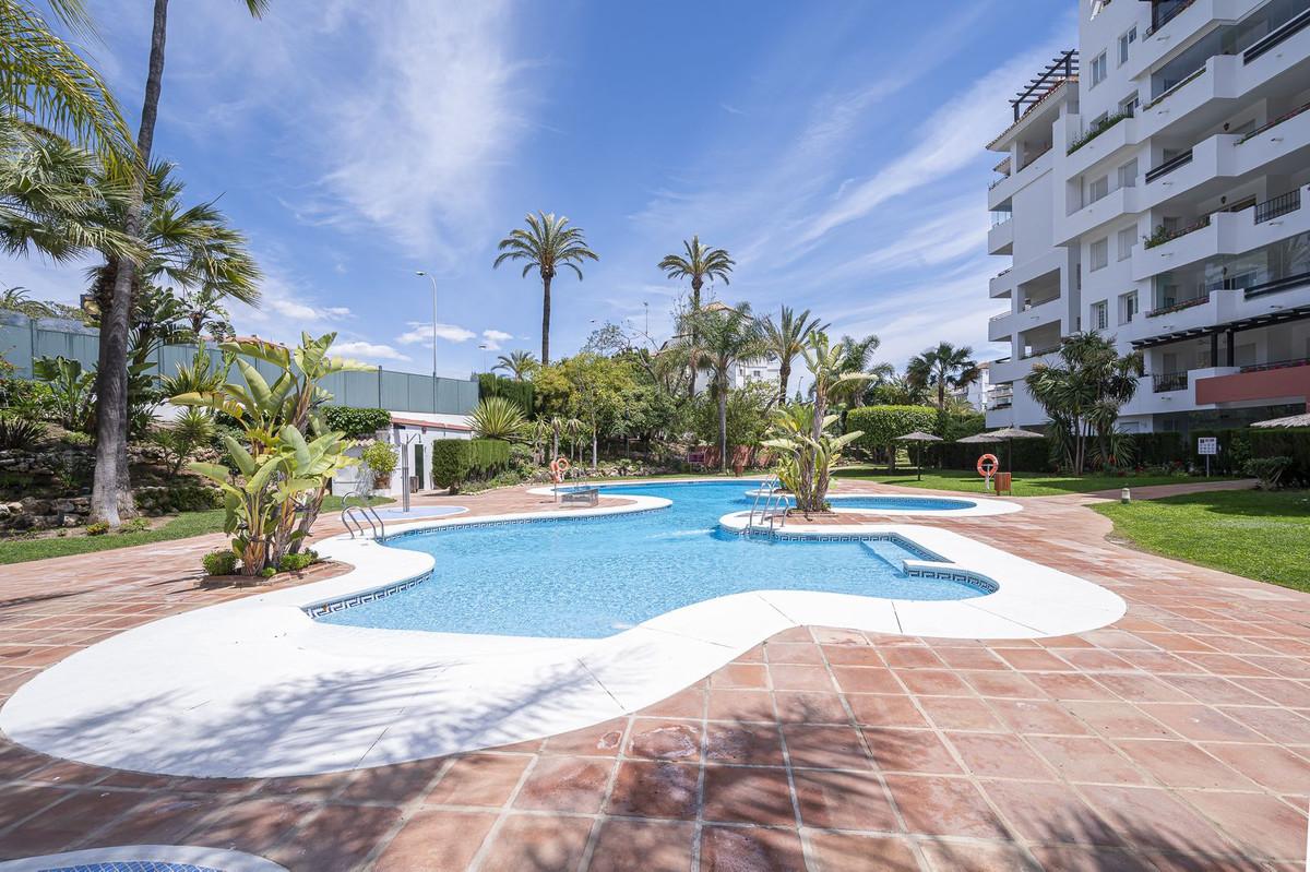 Apartment Middle Floor in Puerto Ban&uacute;s